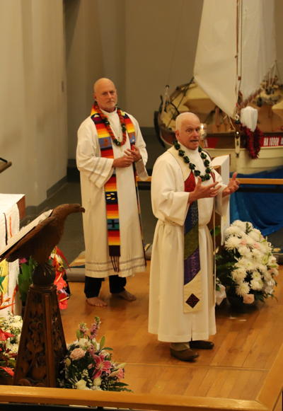 Bishop Dave Nagler and Pr. Tim Philip preaching a dialog sermon during Pr. Jeff’s memorial sevice.