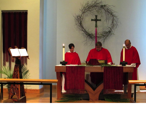 Back in the Nave, the service continued with prayers and lessons.