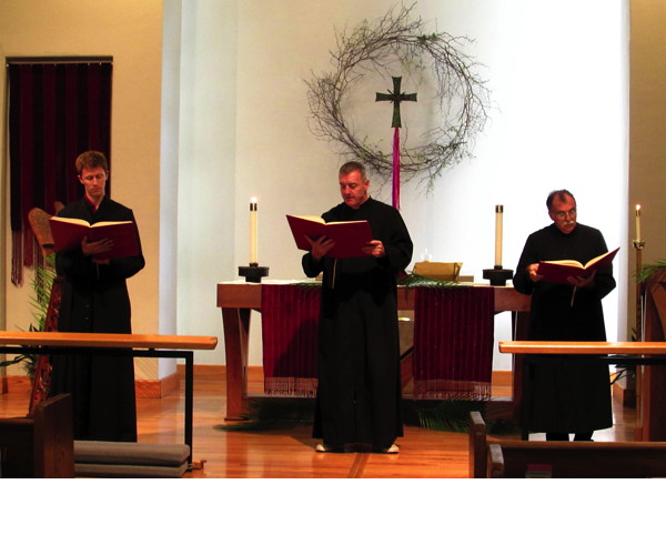 Worship continued with the chanting of the Passion Gospel of Luke and holy communion.